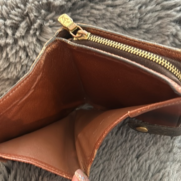 Louis Vuitton Wallet Compact - Picture 5 of 7